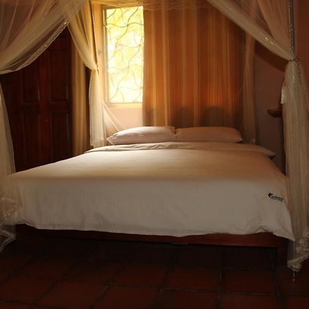 Saltek Forest Cottages Masindi Eksteriør billede