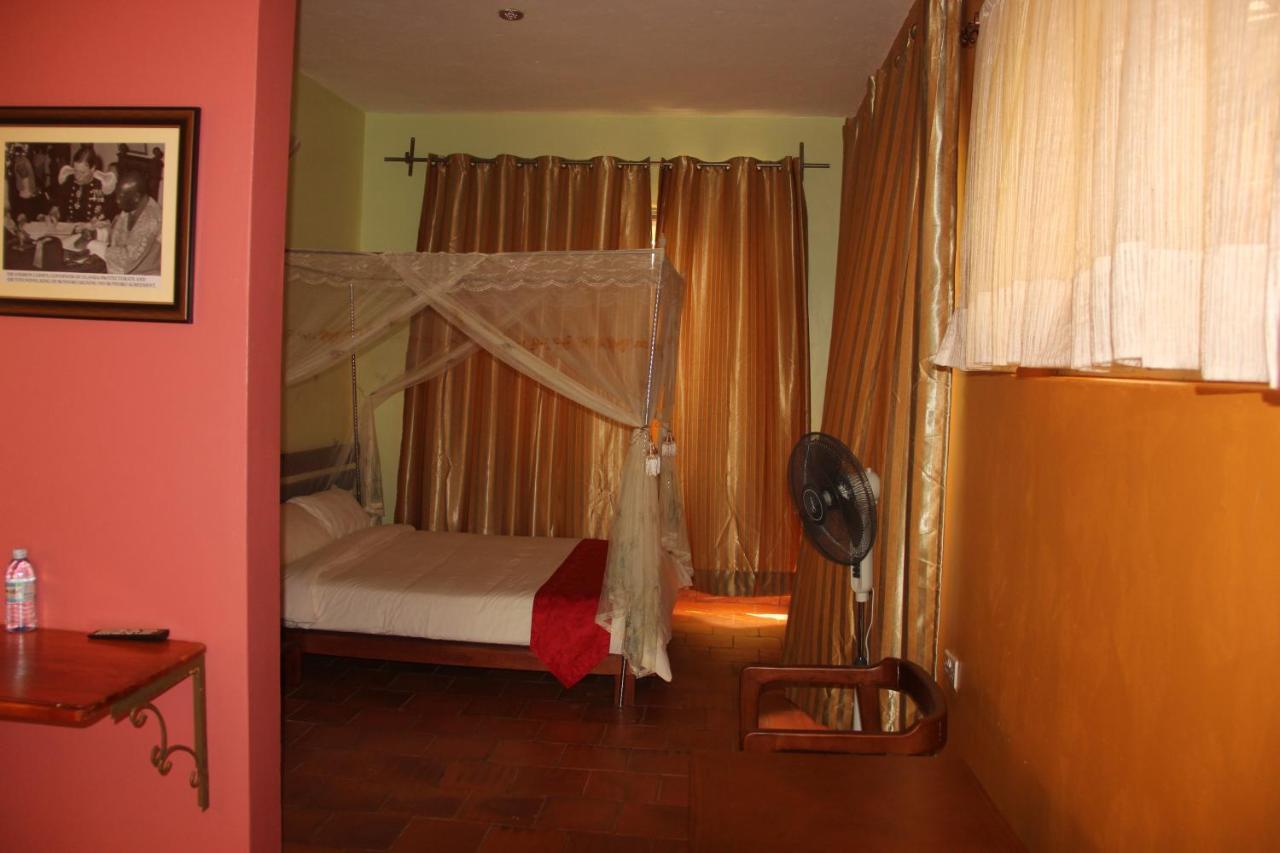 Saltek Forest Cottages Masindi Eksteriør billede