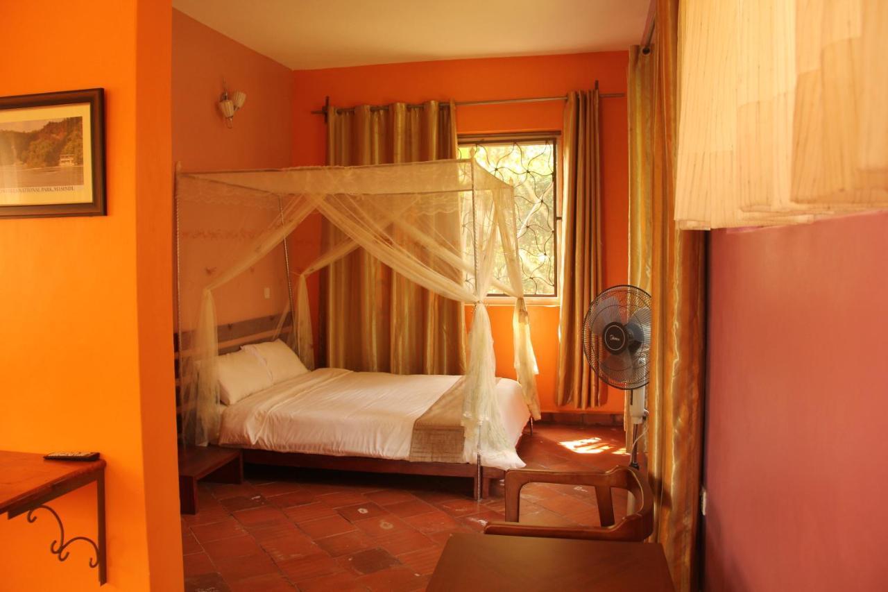 Saltek Forest Cottages Masindi Eksteriør billede