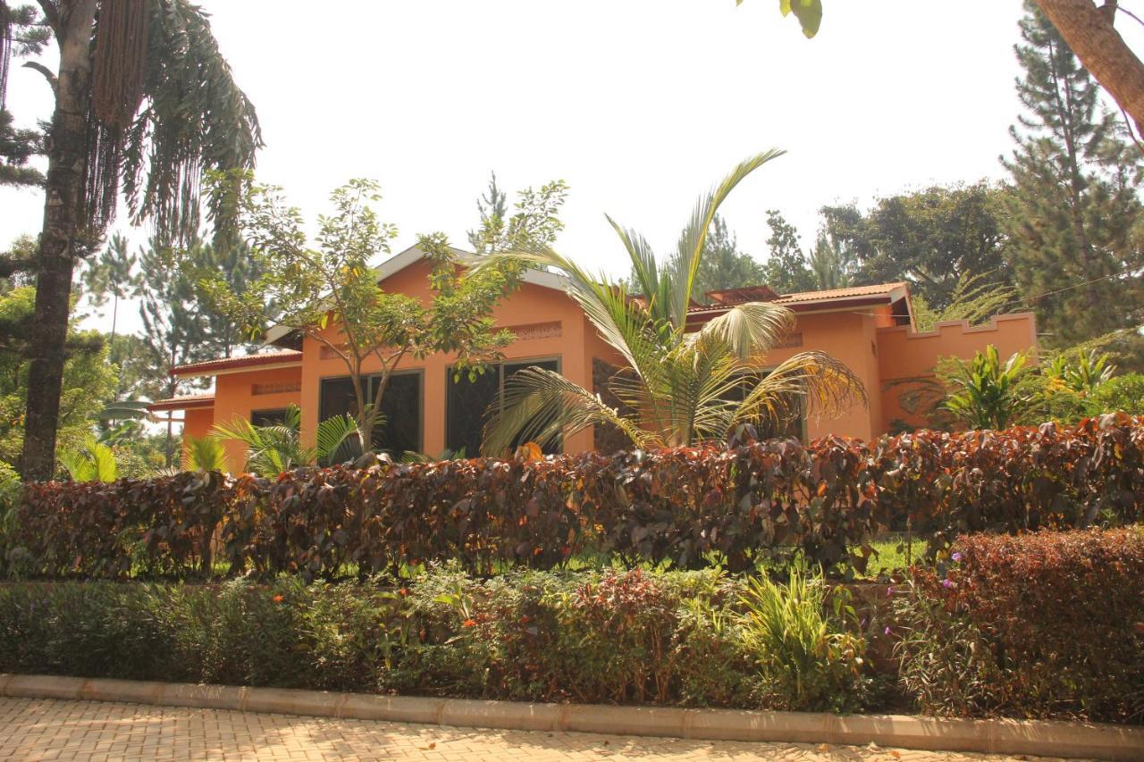 Saltek Forest Cottages Masindi Eksteriør billede